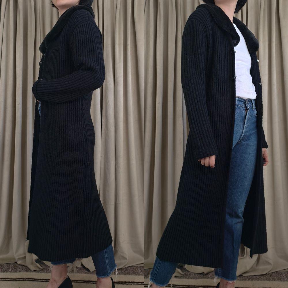 Yuka Chunky Black Long Cardigan with Faux Fur Collar