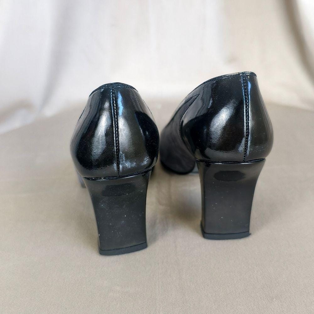 Vintage J. Renee Black and Gray Leather and Suede Heels Pumps
