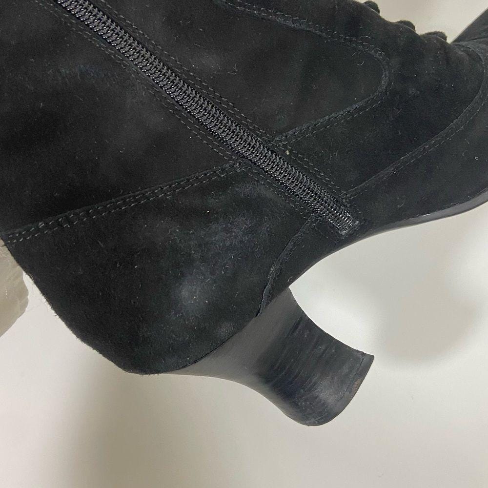 Vintage ME TOO Black Suede Knee High Lace Up Suede Boots Sock Closure