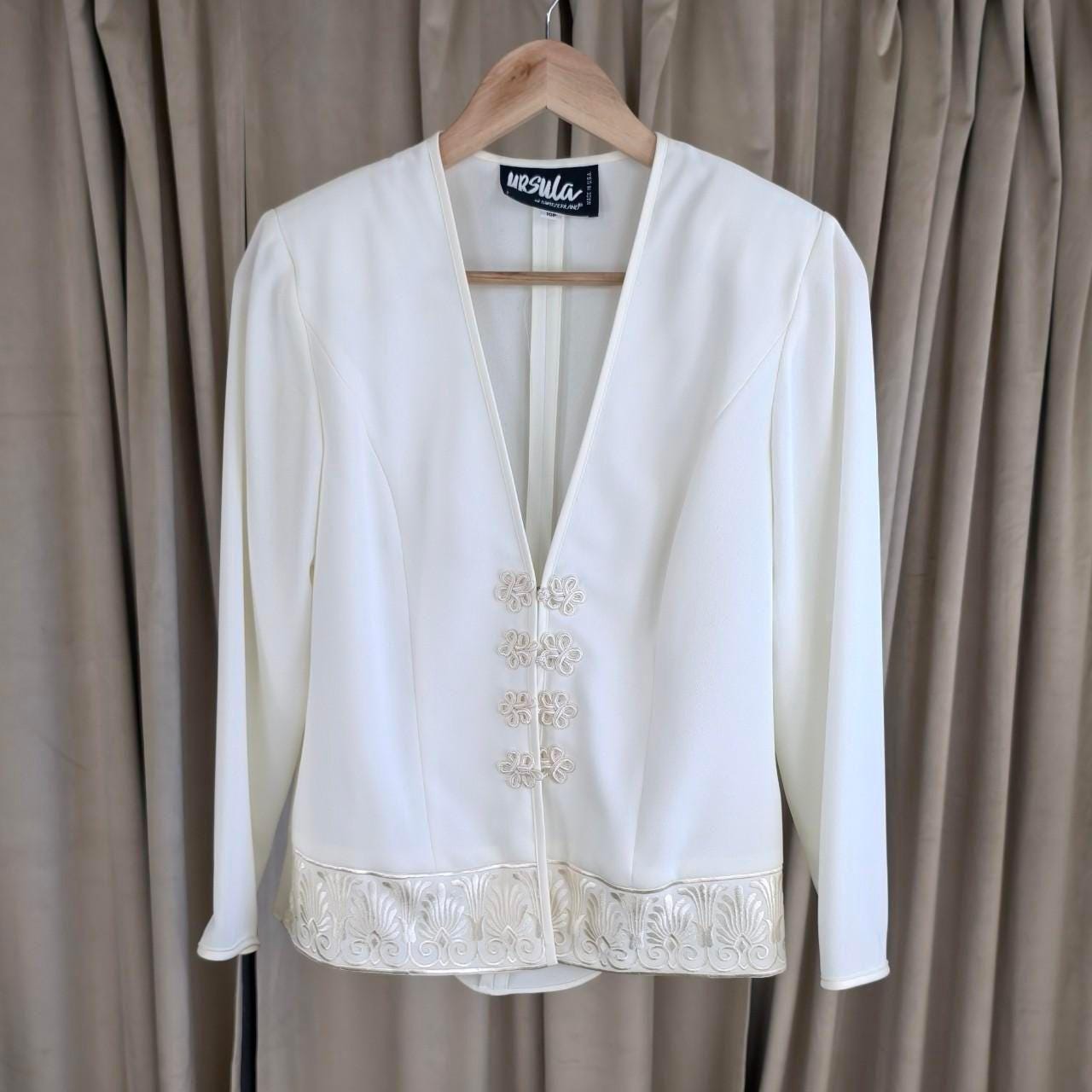 Vintage White Cream Embroidered Mandarin Tang Jacket