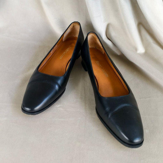 Vintage Classic Ralph Lauren Black Leather Pumps