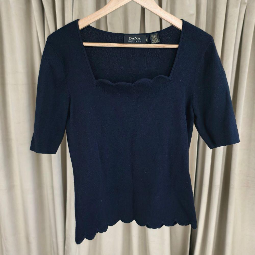 Dana Buchman Navy Knit Short Sleeve Top with Scalloped Detailing