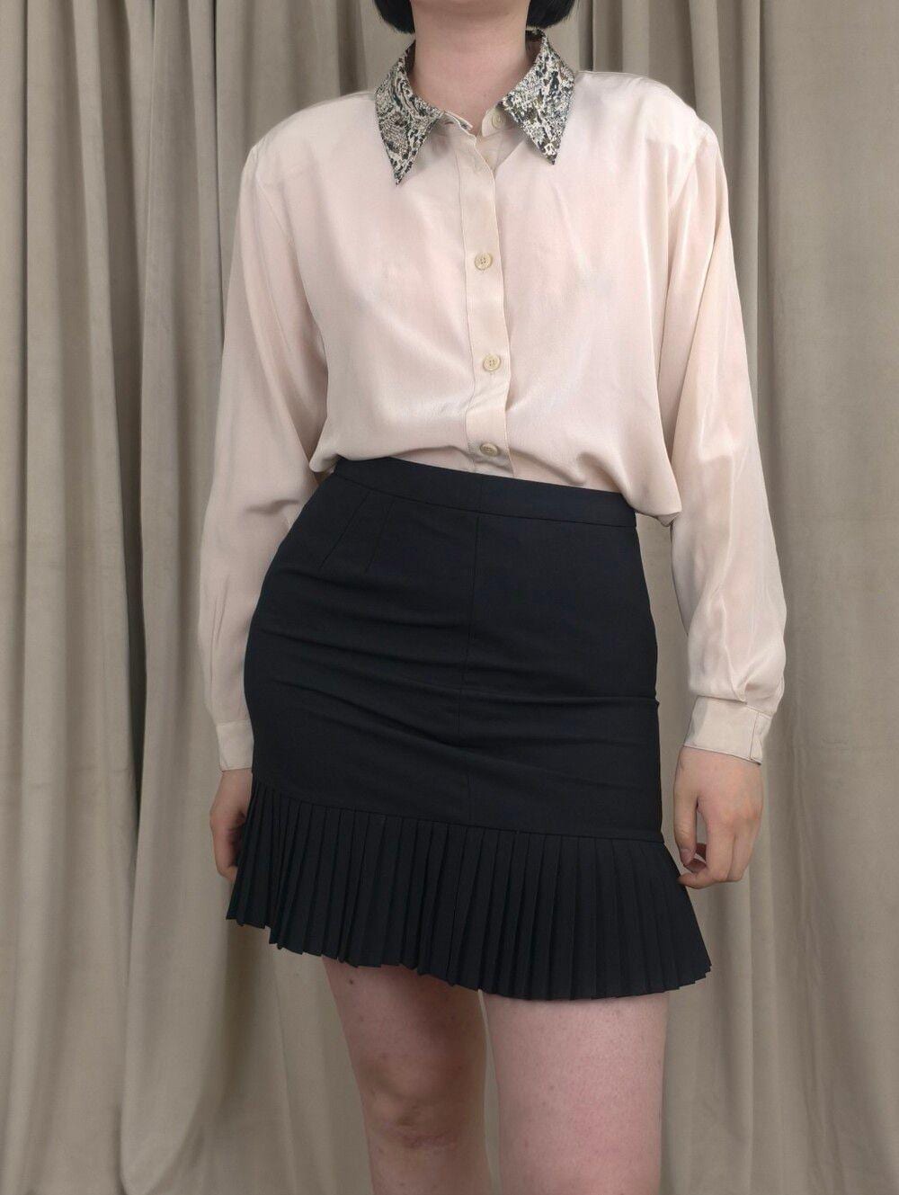 Vintage Lizden Beige Silk Blouse with Detachable Snakesprint Collar