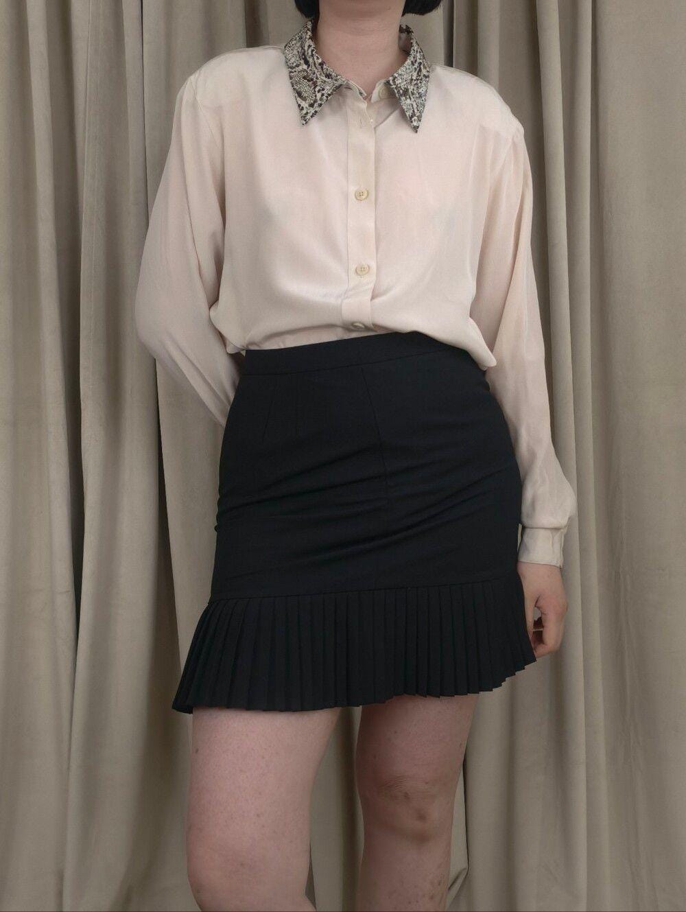 Vintage Lizden Beige Silk Blouse with Detachable Snakesprint Collar