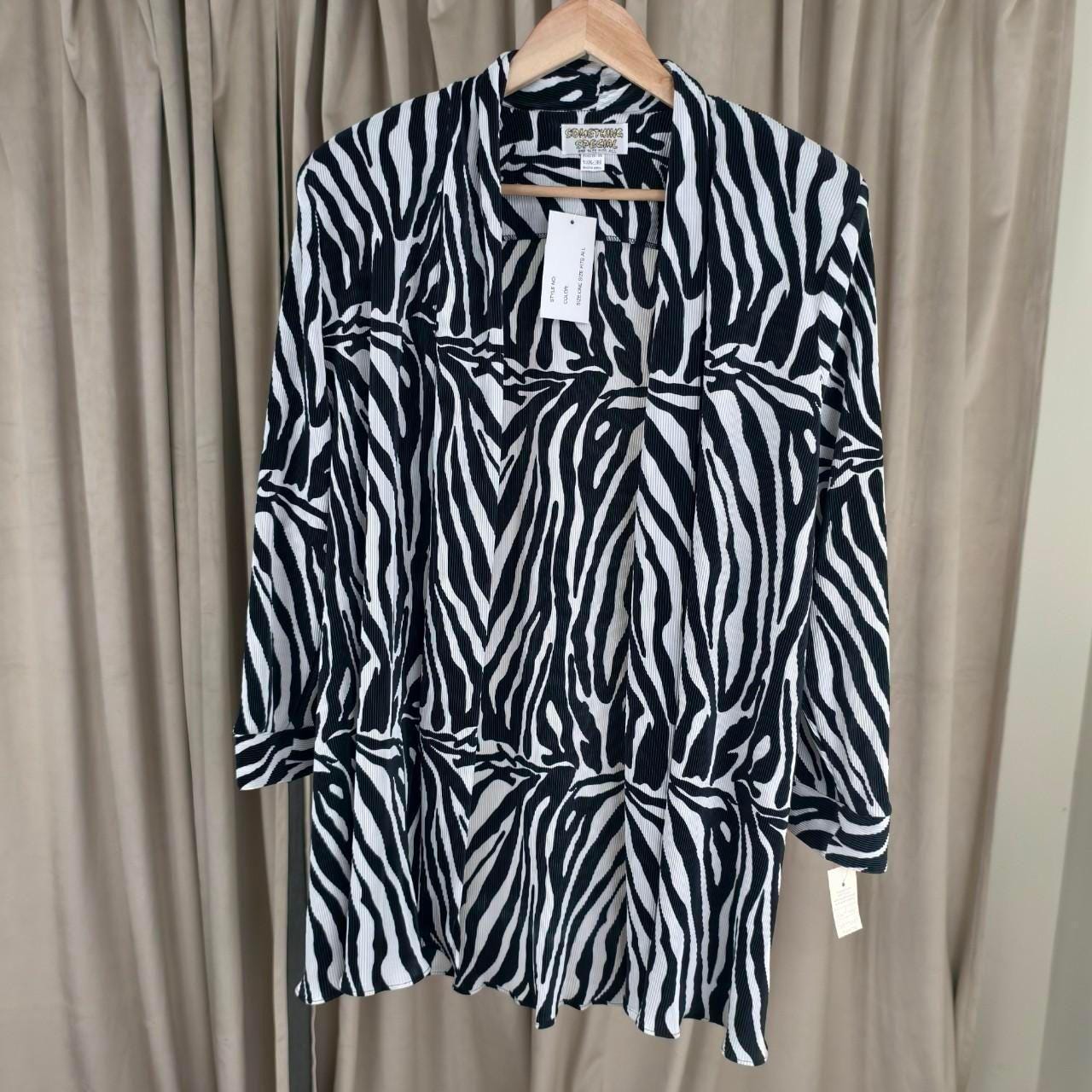 NWT Vintage Something Special Black and White Zebra Print Plisse Set