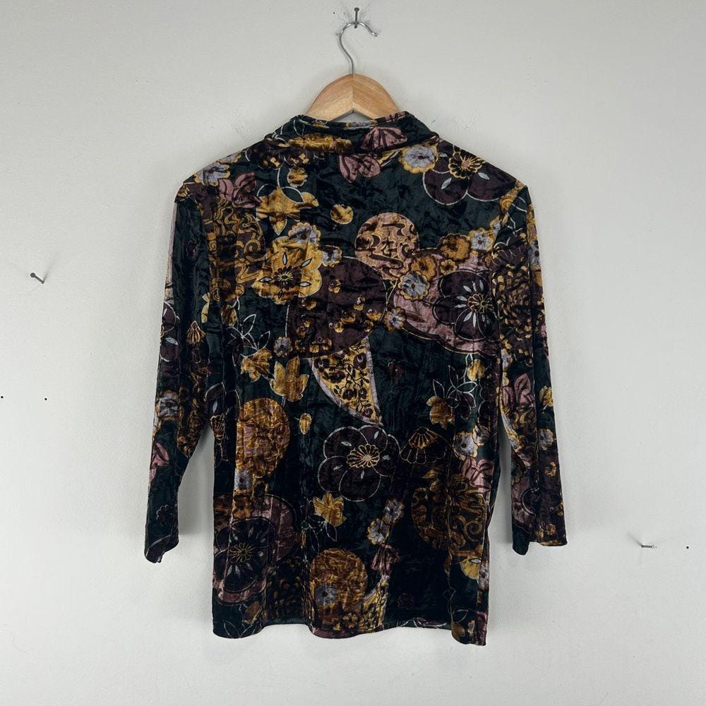 Vintage Floral Velvet Top with Mandarin Collar
