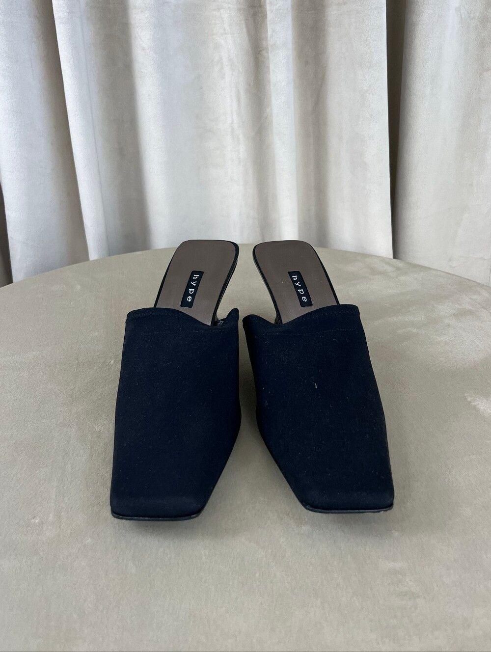 Vintage Hype Women's Black Square-Toe Slip-On Wedged Mules
