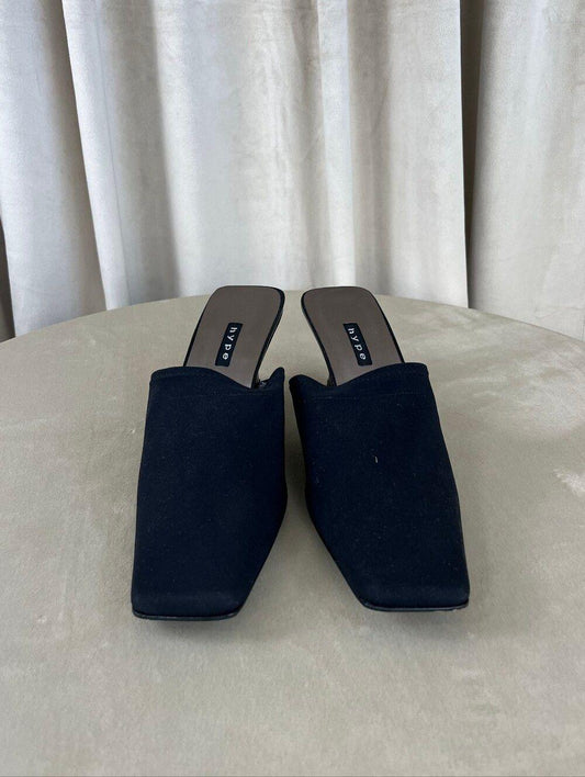 Vintage Hype Women's Black Square-Toe Slip-On Wedged Mules