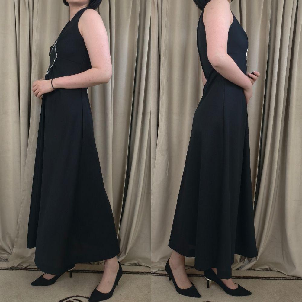 Vintage Black Sleeveless Halter Neck Maxi Dress with Beaded Accent