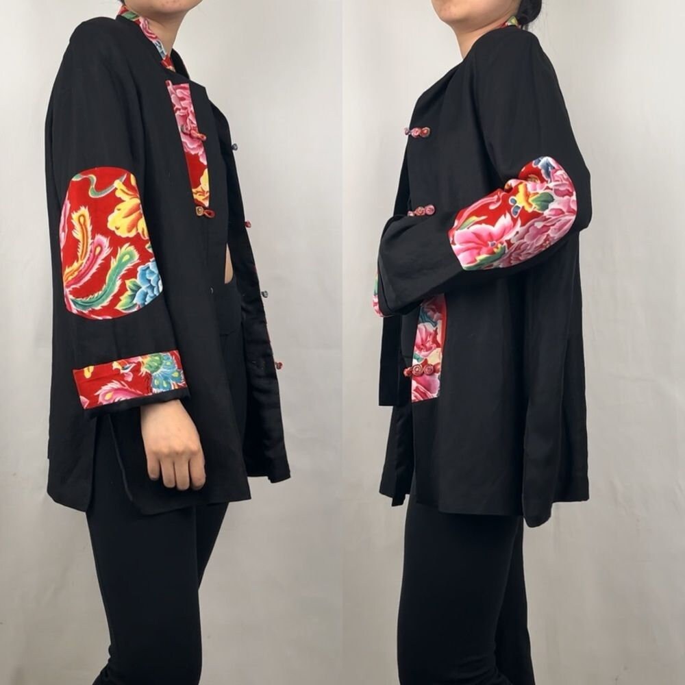 Vintage Asian Lightweight Jacket with Floral Detailing