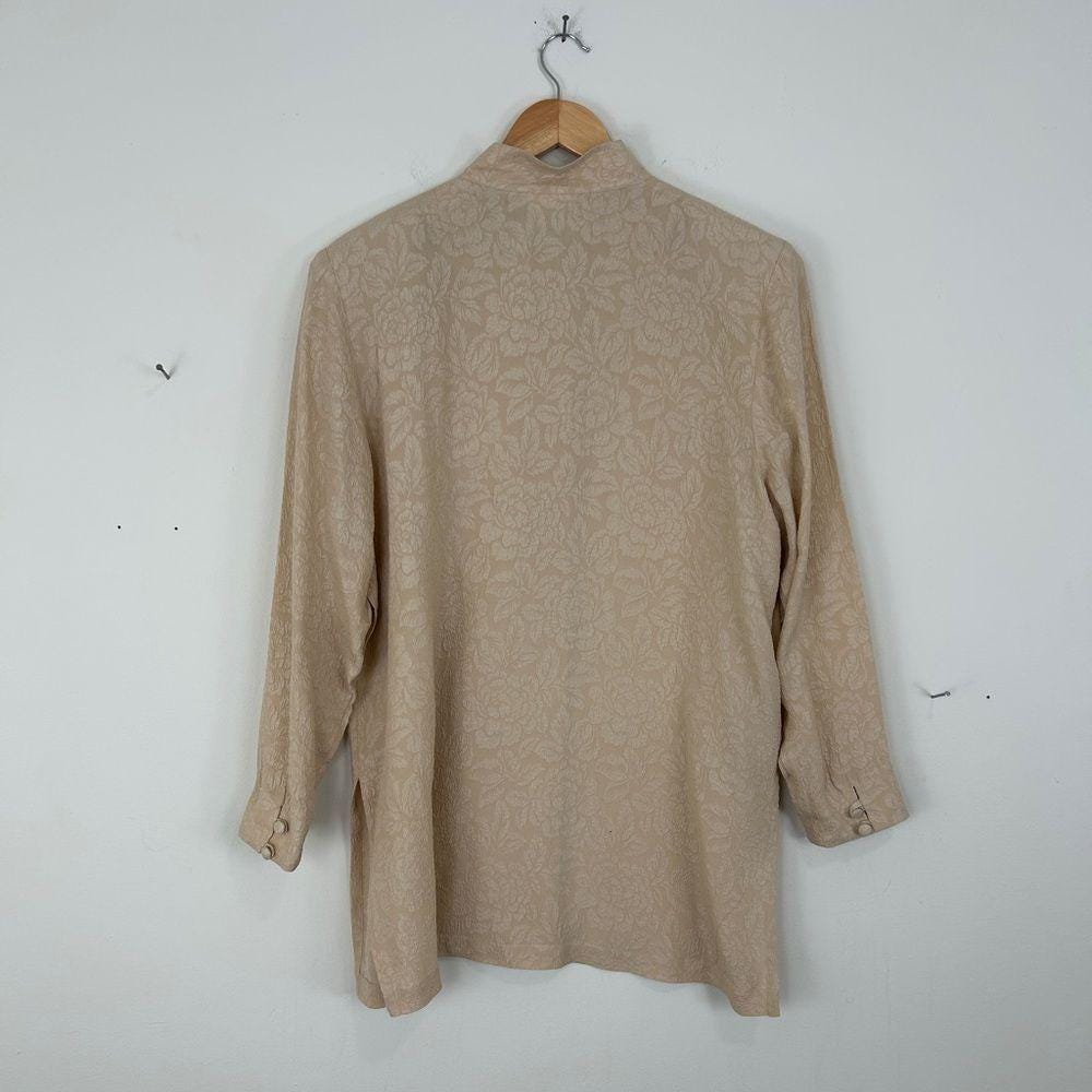 Vintage Yi Lin Beige Button Down Asian Silk Blouse with Mandarin Collar