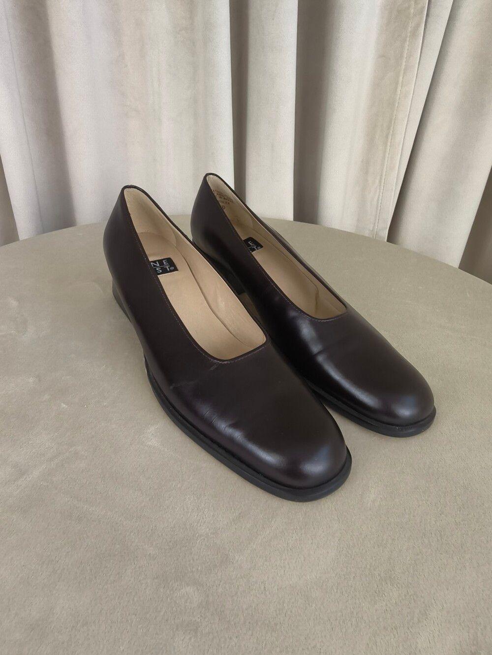 Vintage Nine West Dark Brown Leather Low Block Heel Pumps Flats