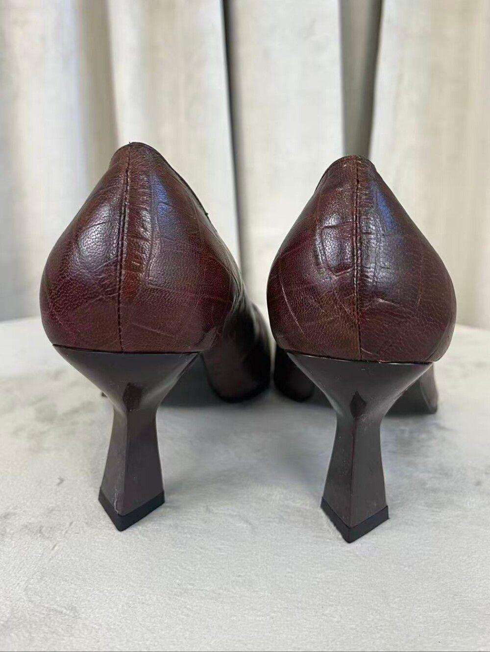 Vintage Carlos Falchi Square-Toe Burgundy Croc-Embossed Leather Pumps