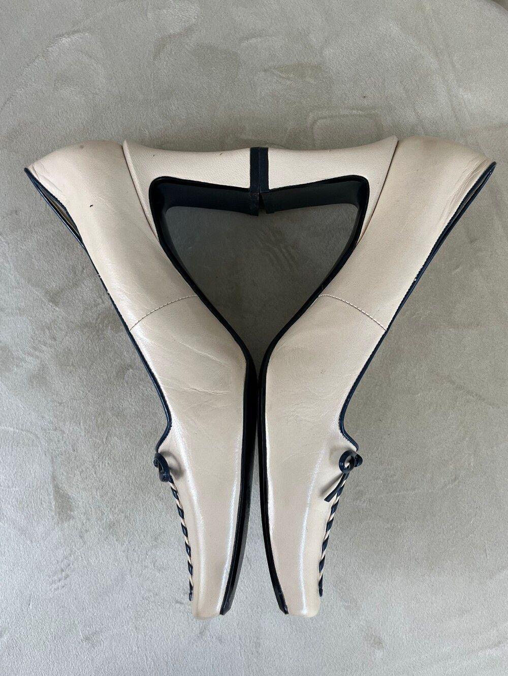 Vintage Bellini Square Toe Beige Pumps with Navy Trim and Bow