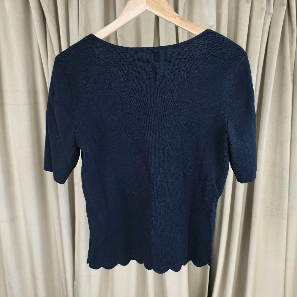 Dana Buchman Navy Knit Short Sleeve Top with Scalloped Detailing