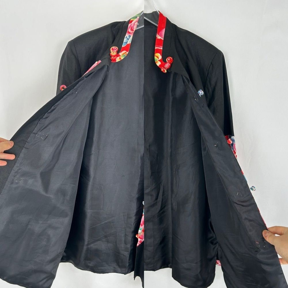 Vintage Asian Lightweight Jacket with Floral Detailing