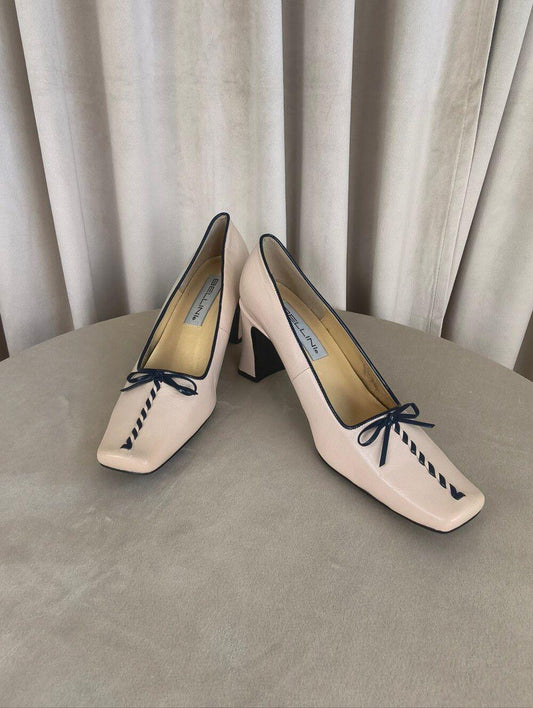 Vintage Bellini Square Toe Beige Pumps with Navy Trim and Bow