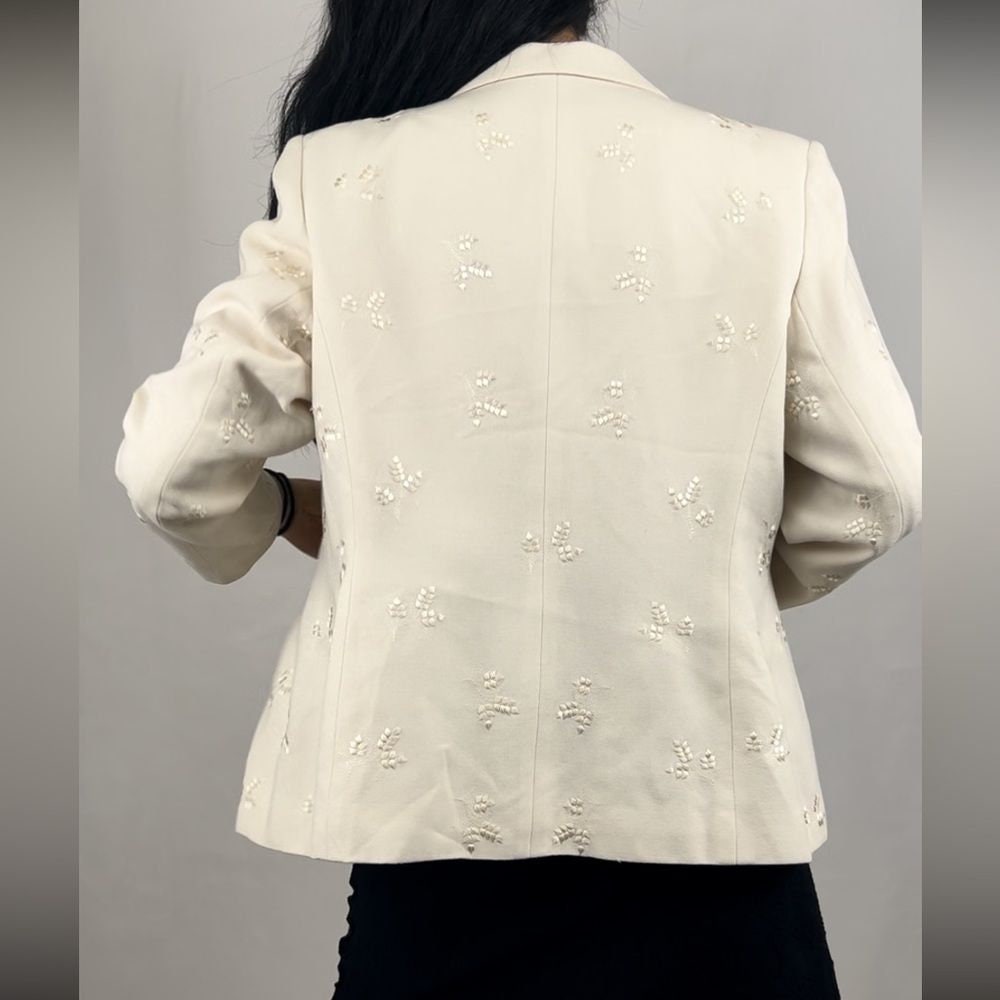 Vintage Kasper White Blazer with Floral Embroidery