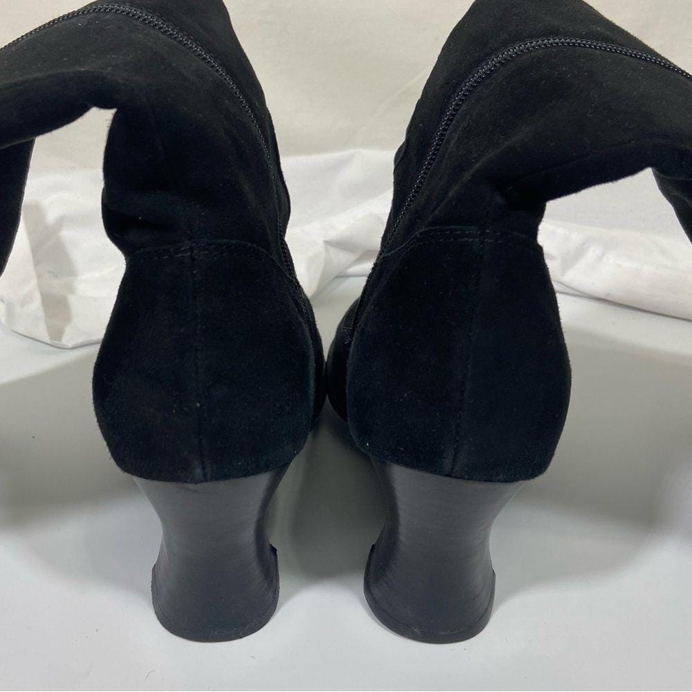 Vintage ME TOO Black Suede Knee High Lace Up Suede Boots Sock Closure